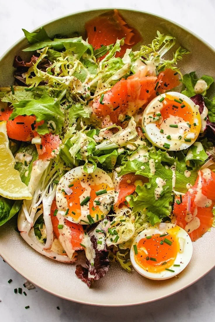 Keto Smoked Salmon Salad with fresh greens and avocado