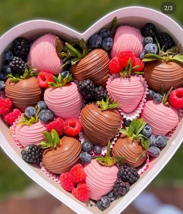 SweetgiftBerries on Instagram: "Happy Mother’s Day #orlando #mothersday #strawberry #strawberrywithchocolate #fl #ucf" | Chocolate-covered strawberries, Chocolate strawberries arrangements, Chocolate-dipped strawberries 9 Chocolate-covered strawberries from SweetgiftBerries for Mother’s Day gift.
